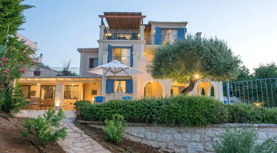 3 Seafront Villas in Corfu Kassiopi for sale 10