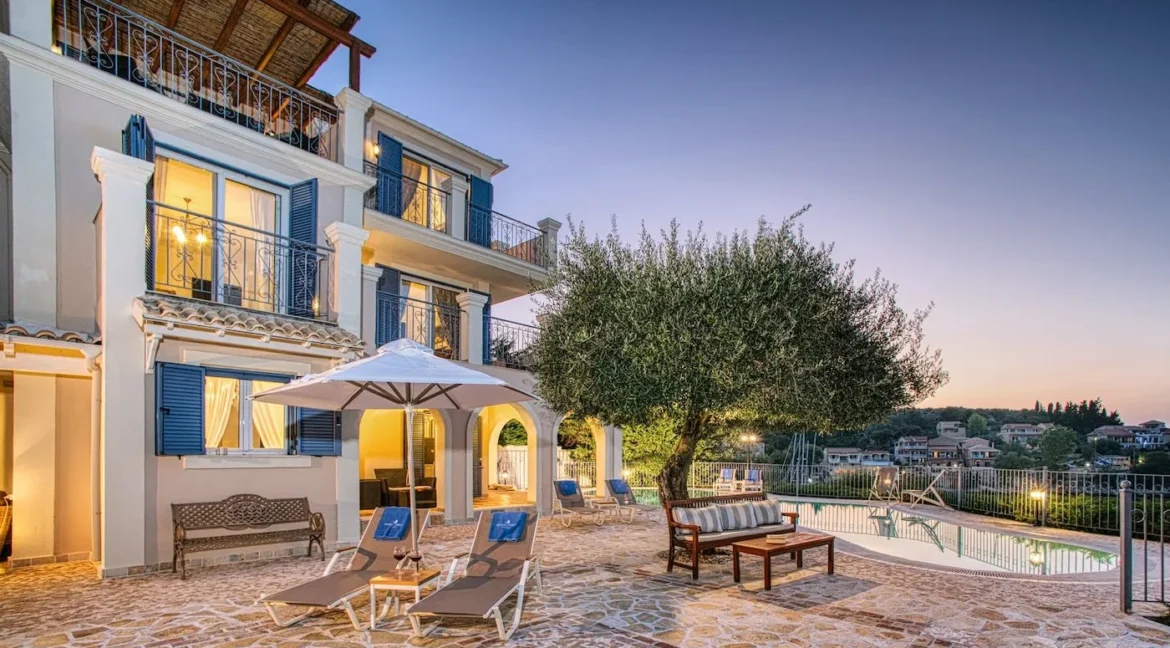 3 Seafront Villas in Corfu Kassiopi for sale 11