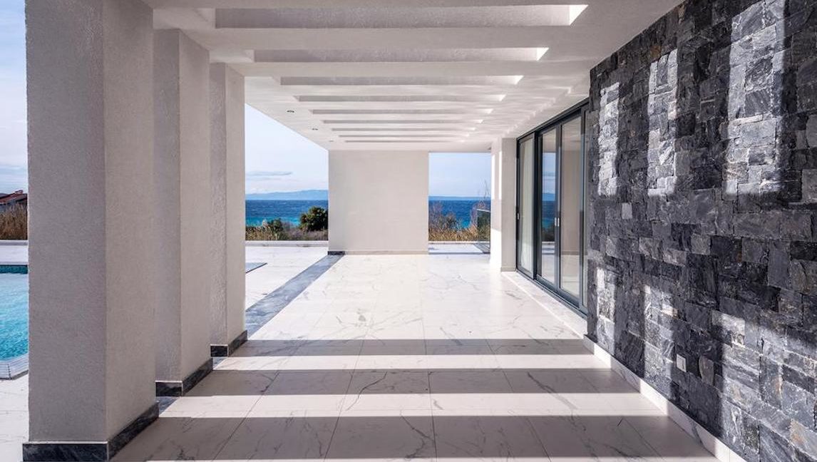 A luxurious villa by the beach, Kassandra Halkidiki 1