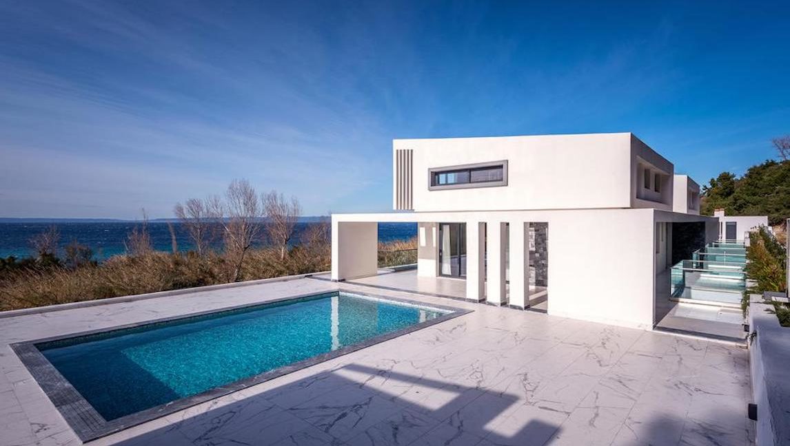 A luxurious villa by the beach, Kassandra Halkidiki 6
