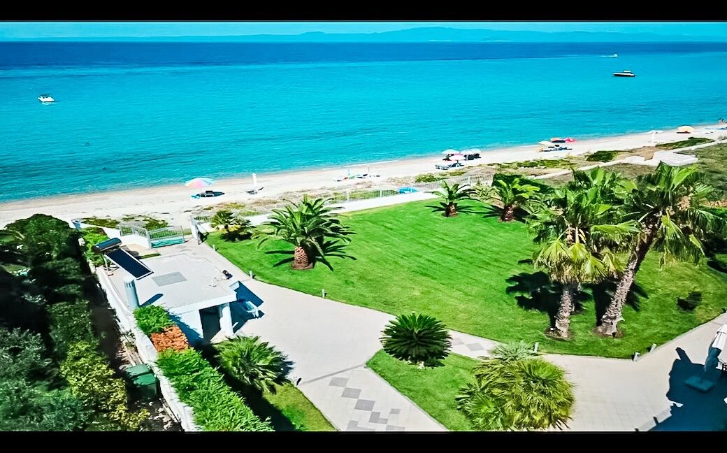 Beachfront Luxury Estate in Chalkidiki, Luxury Villa in Chanioti 15