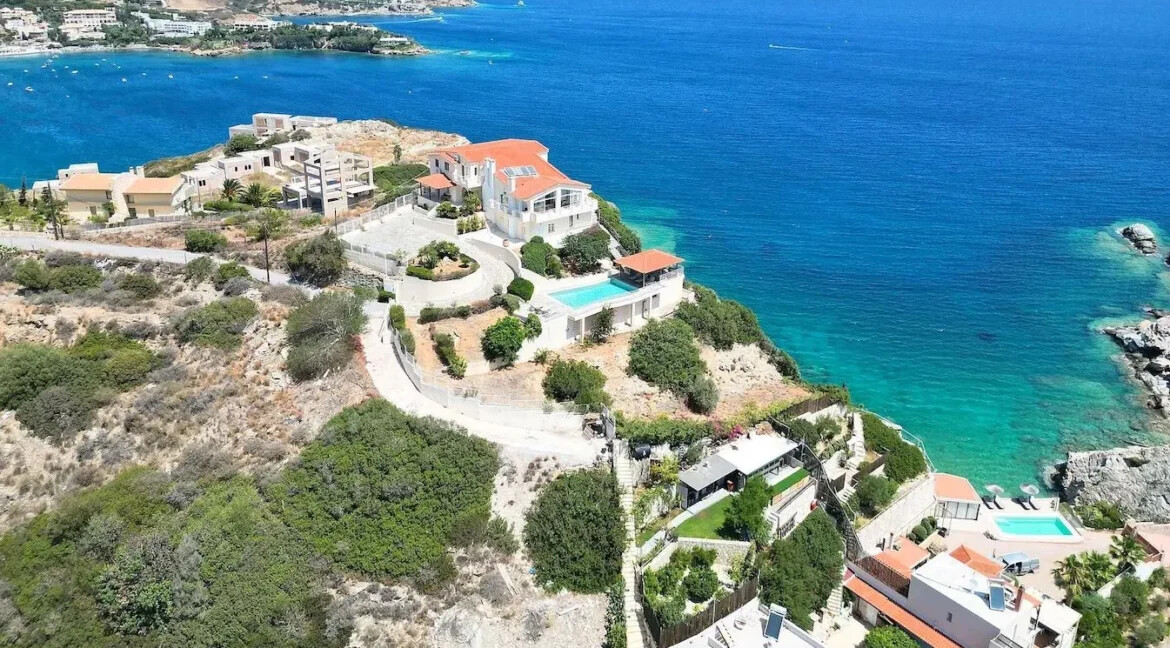 Big seafront Villa in Crete in Agia Pelagia 4