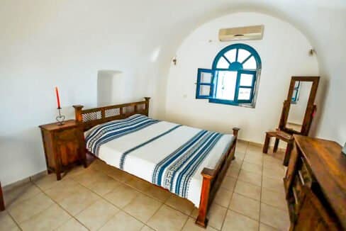 House for Sale in Oia Santorini with Good Rental Income, Real Estate Office in Santorini 7