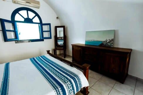 House for Sale in Oia Santorini with Good Rental Income, Real Estate Office in Santorini 9