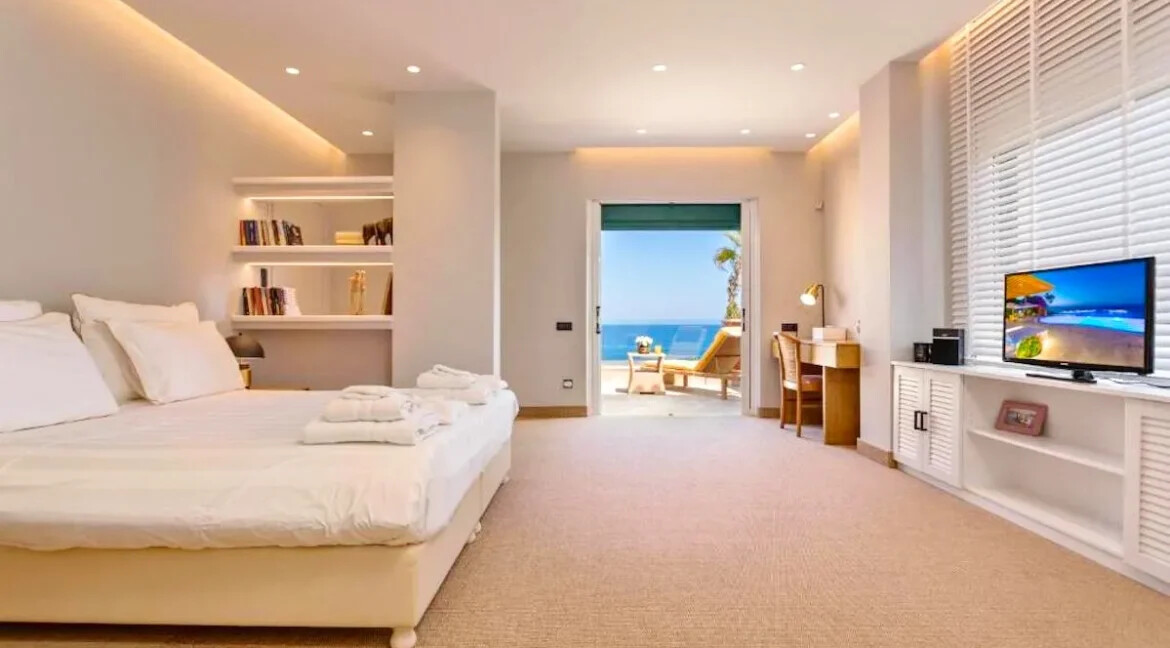 Seafront Villa in Zakynthos for sale 32