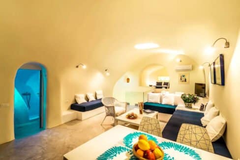 Small Hotel for Sale Finikia Oia Santorini, Hotel Sales Santorini 10