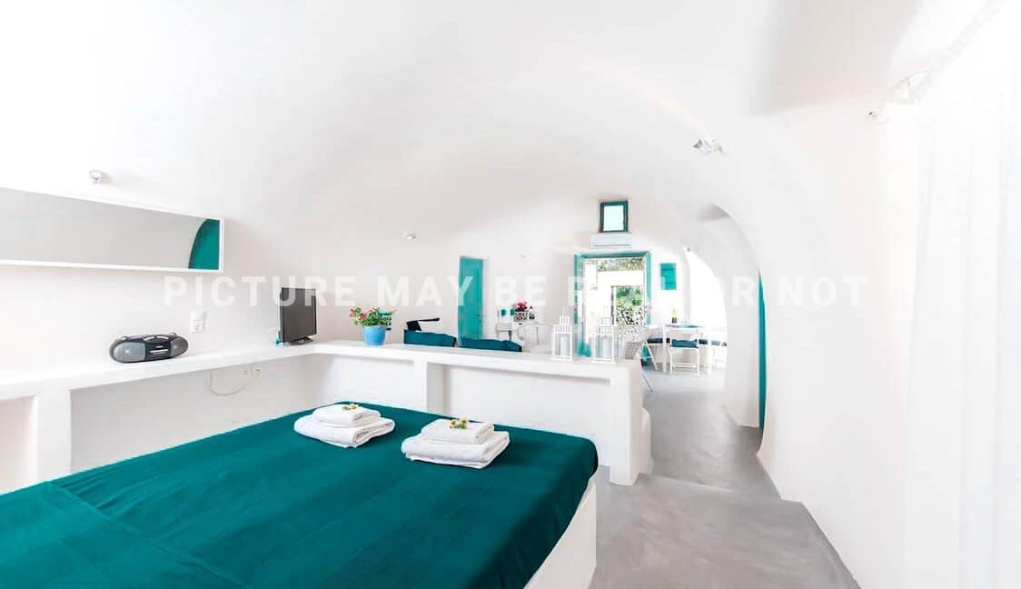 Small Hotel for Sale Finikia Oia Santorini, Hotel Sales Santorini 4