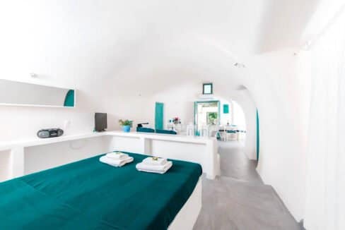Small Hotel for Sale Finikia Oia Santorini, Hotel Sales Santorini 4