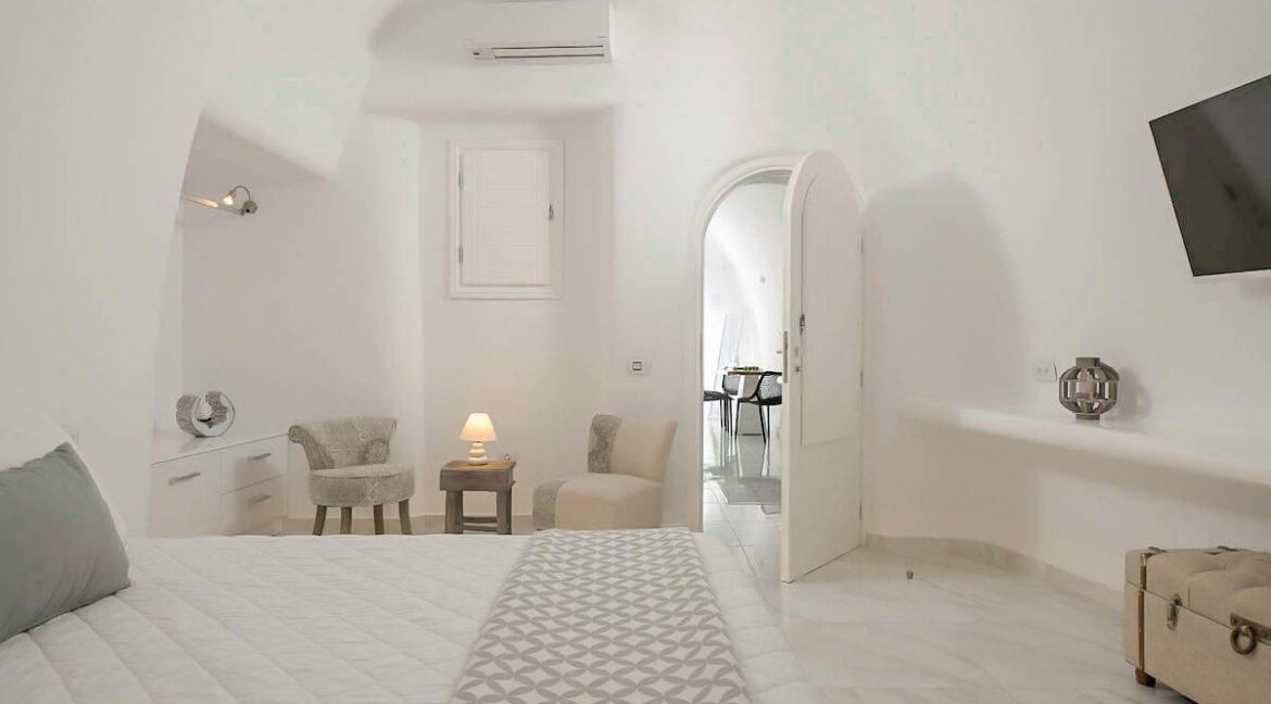 Villa For Sale in Santorini Island. Cave House Imerovigli Santorini 2