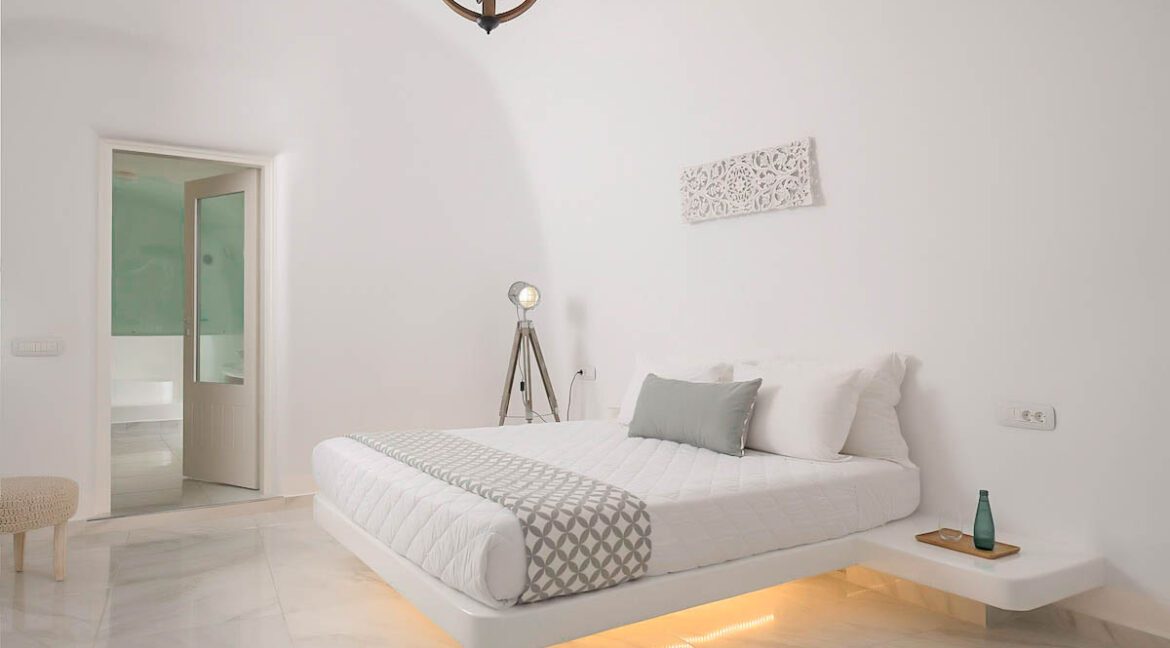 Villa For Sale in Santorini Island. Cave House Imerovigli Santorini 4