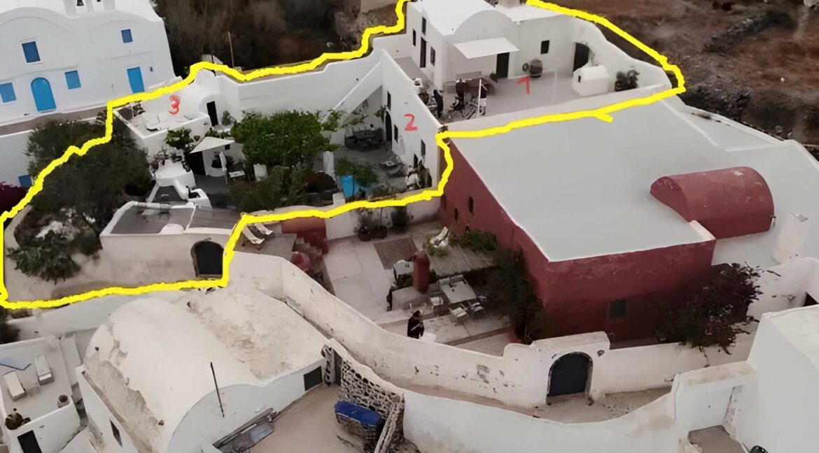 Villa at Finikia area of Oia, Santorini 2