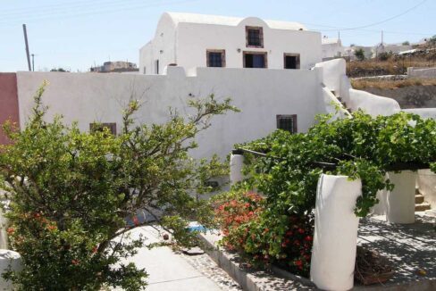 Villa at Finikia area of Oia, Santorini 3