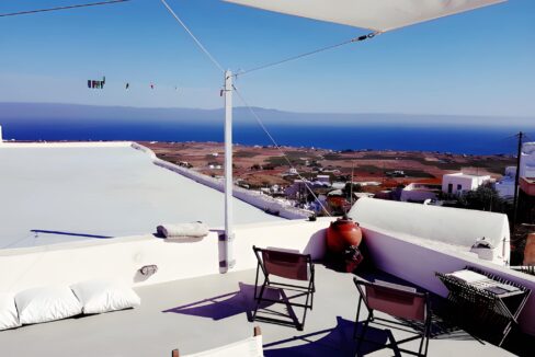 Villa at Finikia area of Oia, Santorini 4