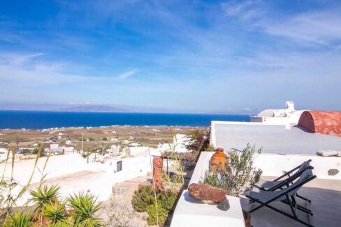 Villa at Finikia area of Oia, Santorini 4