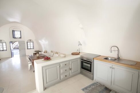 Villa at Finikia area of Oia, Santorini 5