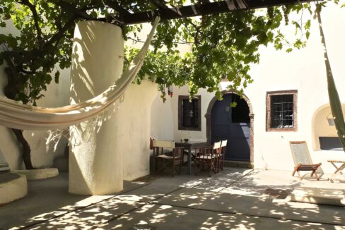 Villa at Finikia area of Oia, Santorini 6