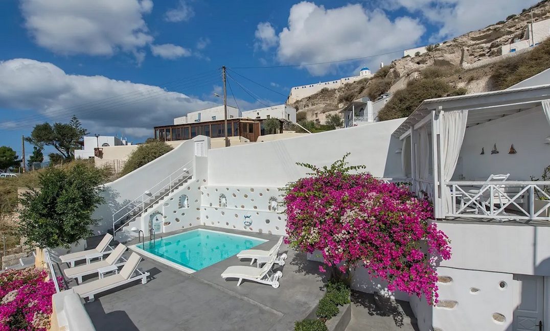 House with pool in Santorini for Sale, Santorini Property 2