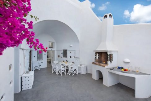 House with pool in Santorini for Sale, Santorini Property 4