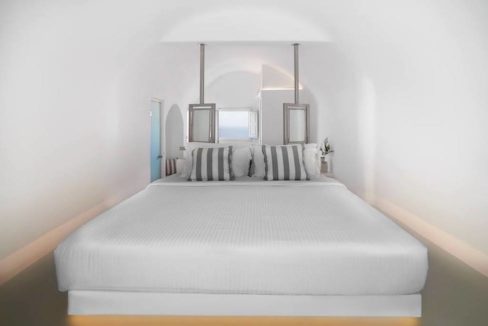 Oia Santorini, Santorini real Estate 12