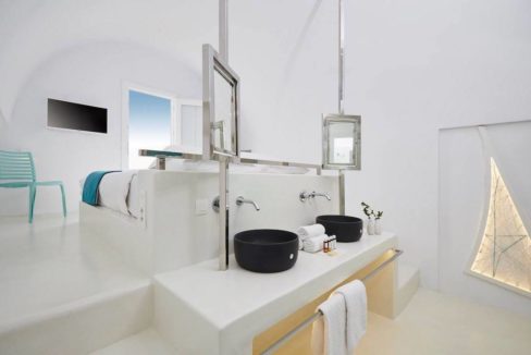 Oia Santorini, Santorini real Estate 22
