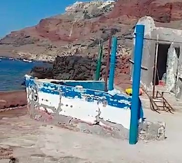 Seafront Property in Oia Santorini 4