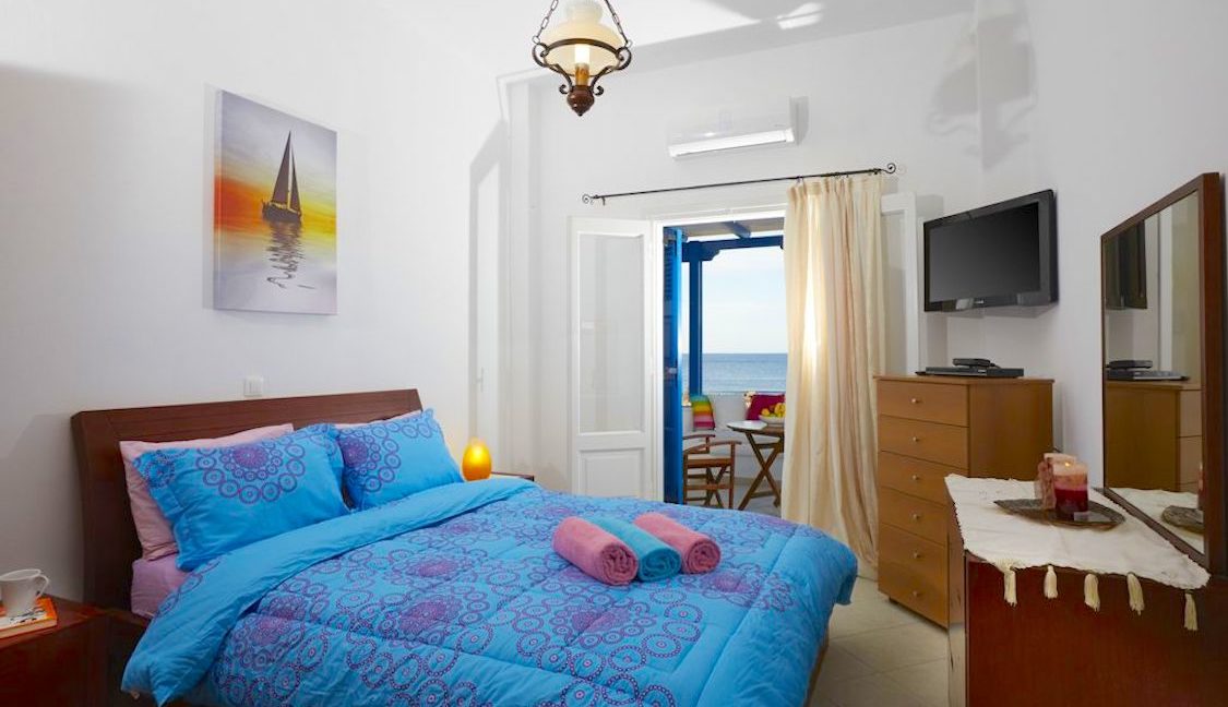 Seafront Traditional House Santorini, Santorini Properties for Sale 2