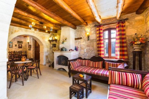 Villa Casa Sanguinazzo historical building in Crete 13