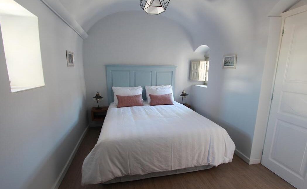 Property in Oia Santorini, Properties Santorini Greece 10