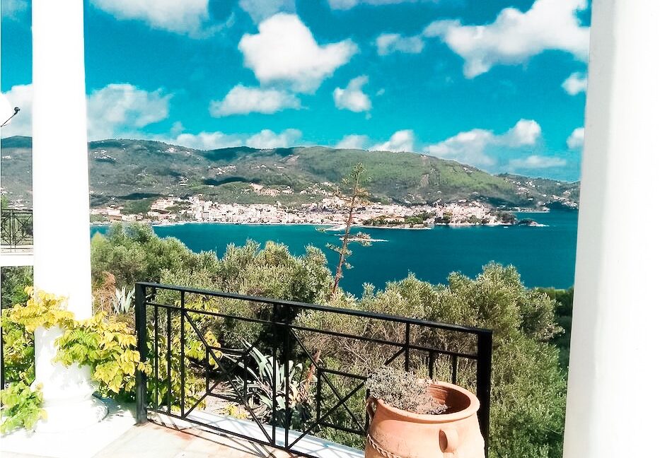 Villa near the sea Pounta Skiathos island, steps from the beach 1