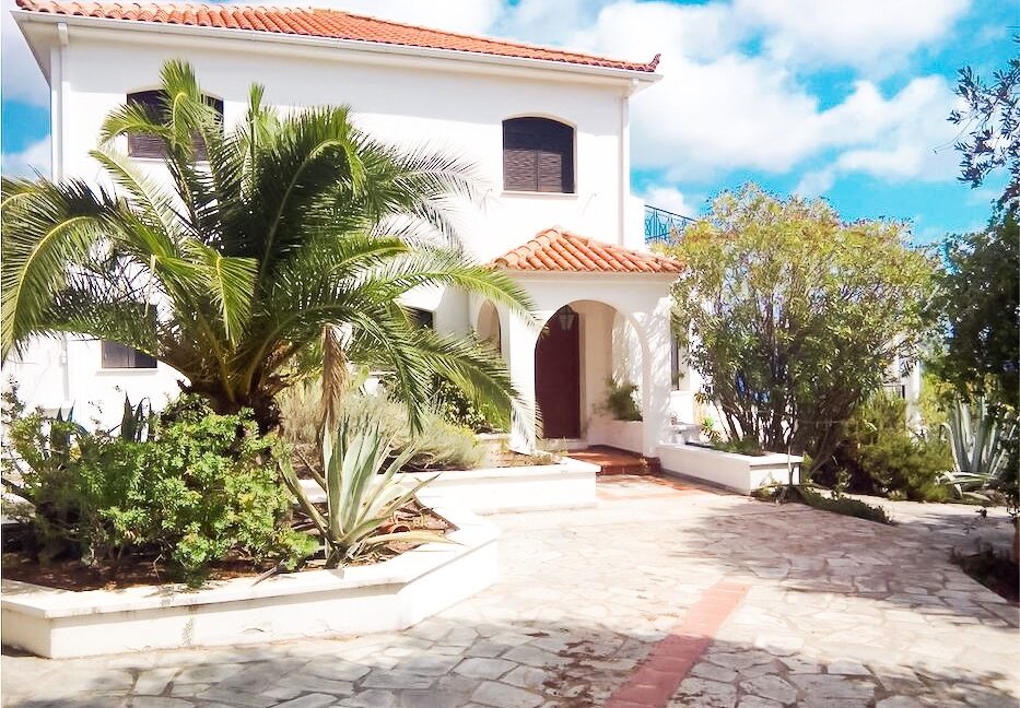 Villa near the sea Pounta Skiathos island, steps from the beach 11
