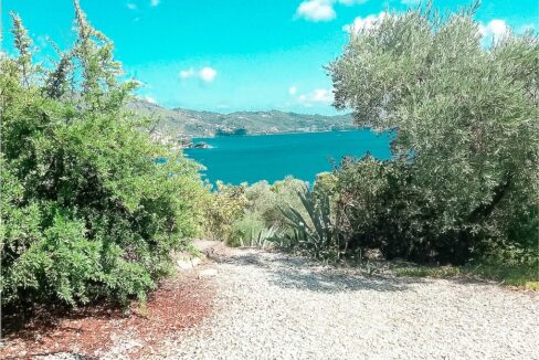 Villa near the sea Pounta Skiathos island, steps from the beach 7