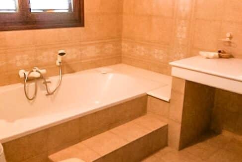 Villa near the sea Pounta Skiathos island, steps from the beach 9