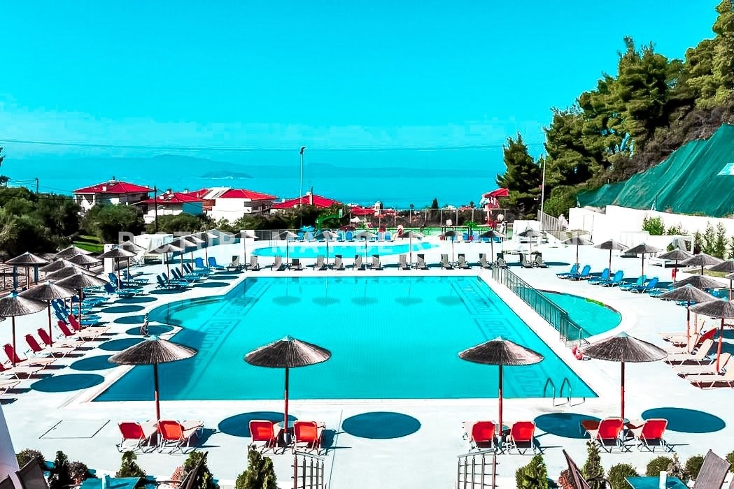 Hotel of  141  rooms, 17.000 sqm in Kassandra Halkidiki