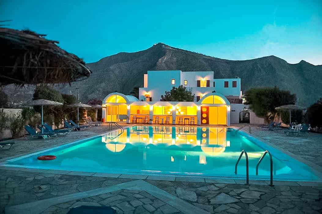 Hotel for Sale Perissa Santorini with 16 rooms – 1400 sqm