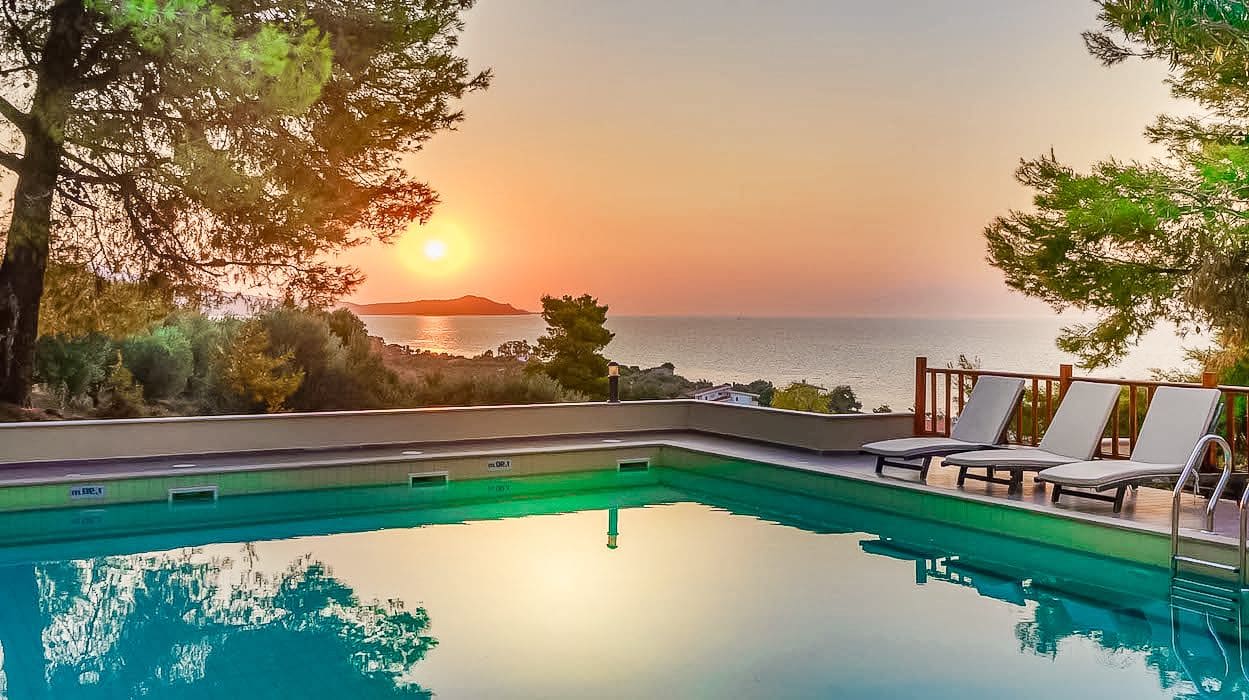 Hotel in Kassandra Halkidiki with 20 Rooms and SPA
