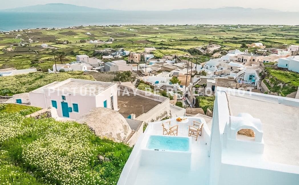 Small Hotel for Sale Finikia Oia Santorini, Hotel Sales Santorini 1