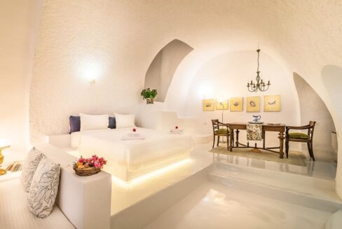Small Hotel for Sale Finikia Oia Santorini, Hotel Sales Santorini 6