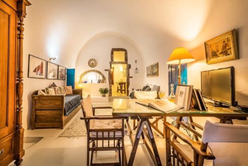 Small Hotel for Sale Finikia Oia Santorini, Hotel Sales Santorini 8