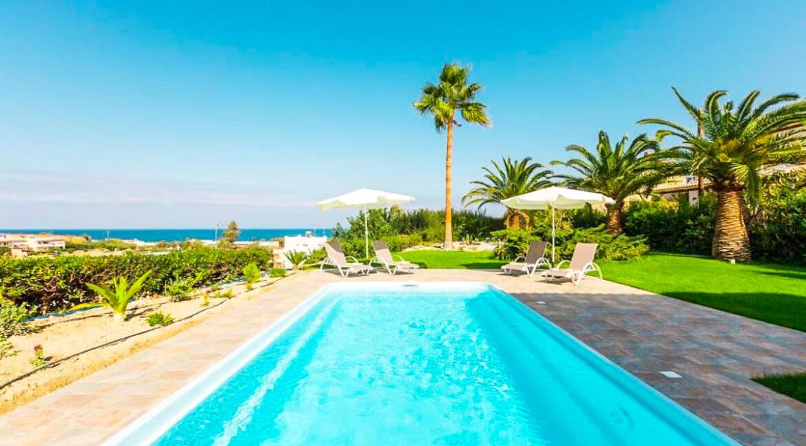 Beautiful Villa near the sea in Crete