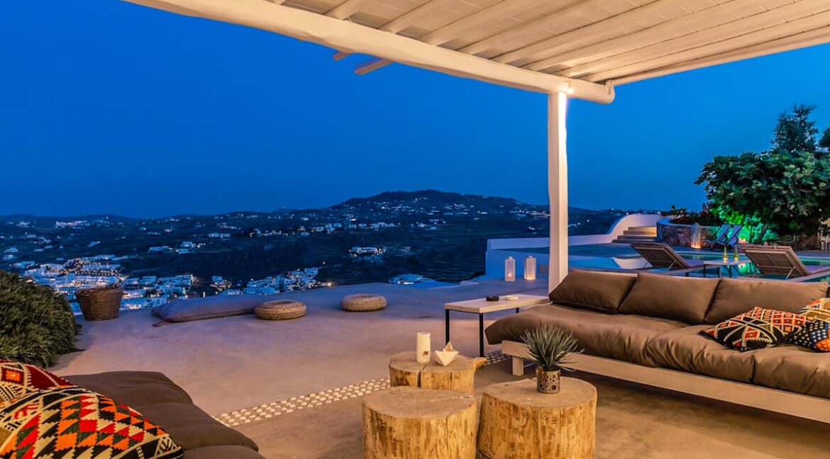 Villa at Psarou Beach near the famous Nammos beach Restaurant, Mykonos 10