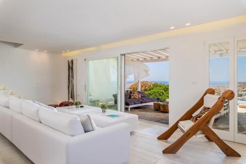 Villa at Psarou Beach near the famous Nammos beach Restaurant, Mykonos 14