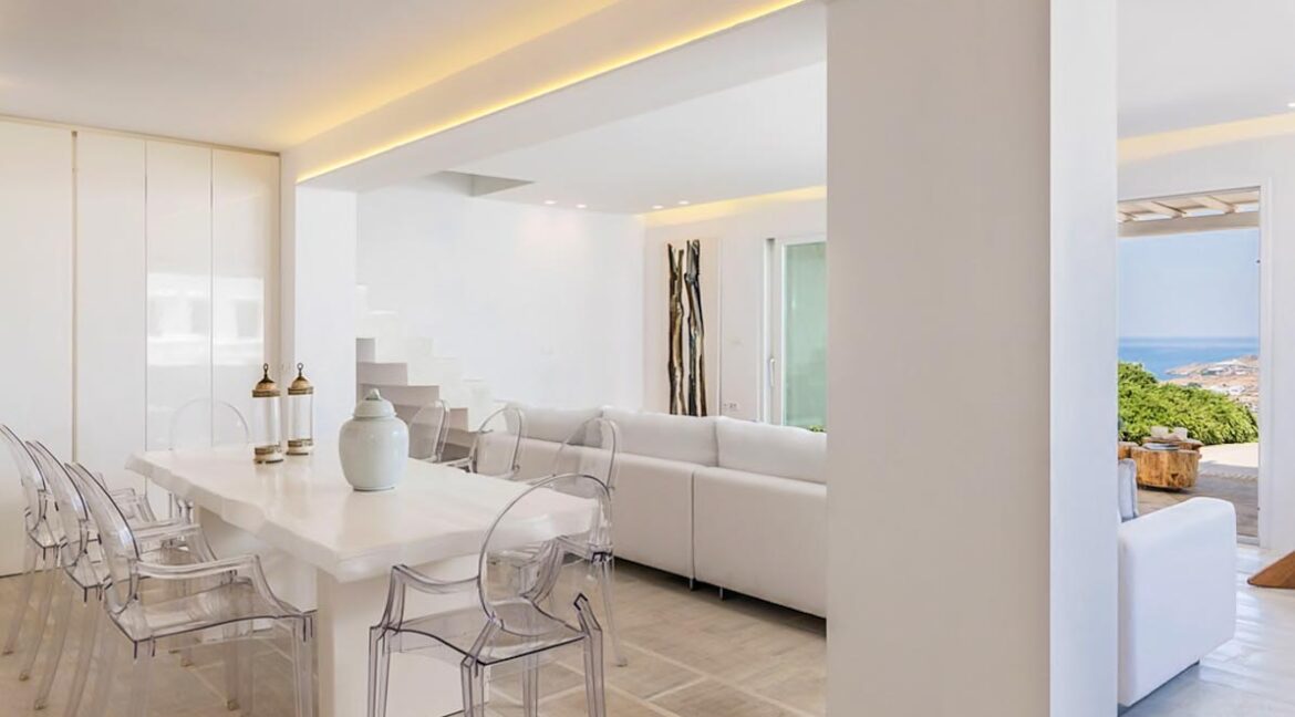 Villa at Psarou Beach near the famous Nammos beach Restaurant, Mykonos 17