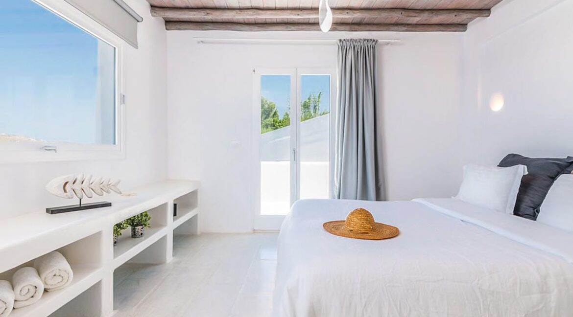 Villa at Psarou Beach near the famous Nammos beach Restaurant, Mykonos 22