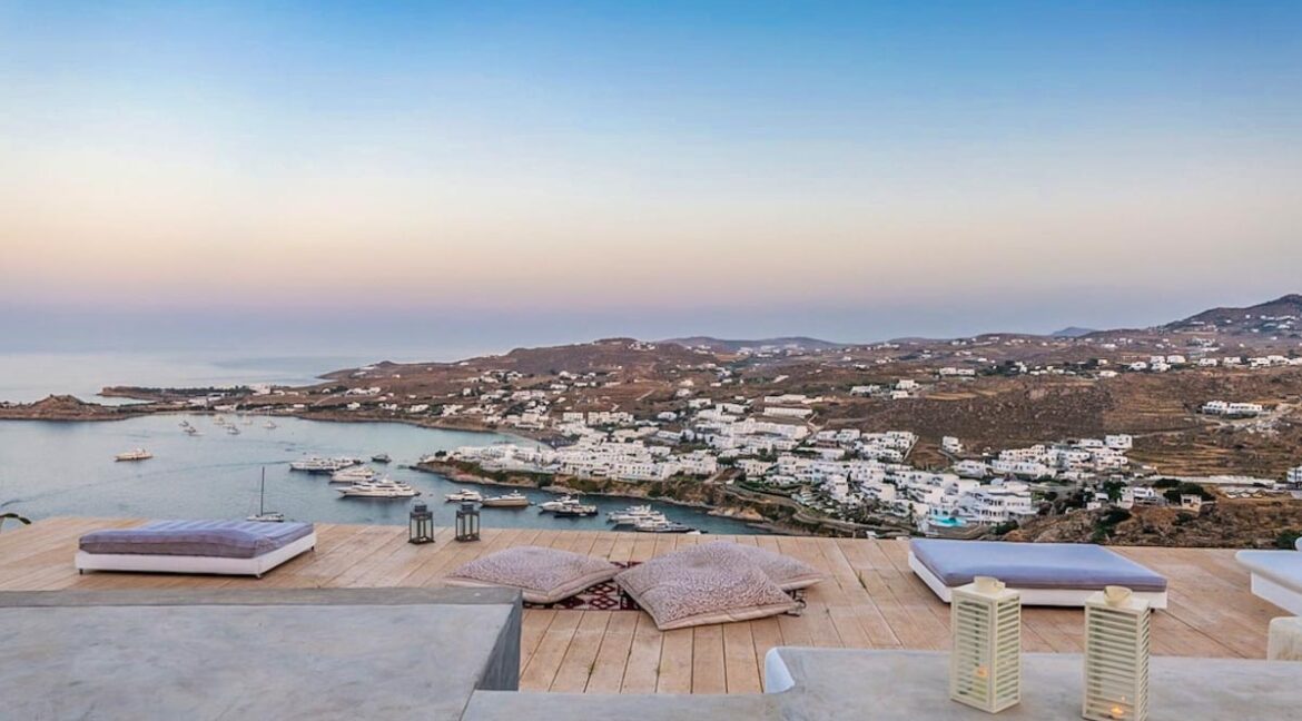 Villa at Psarou Beach near the famous Nammos beach Restaurant, Mykonos 8