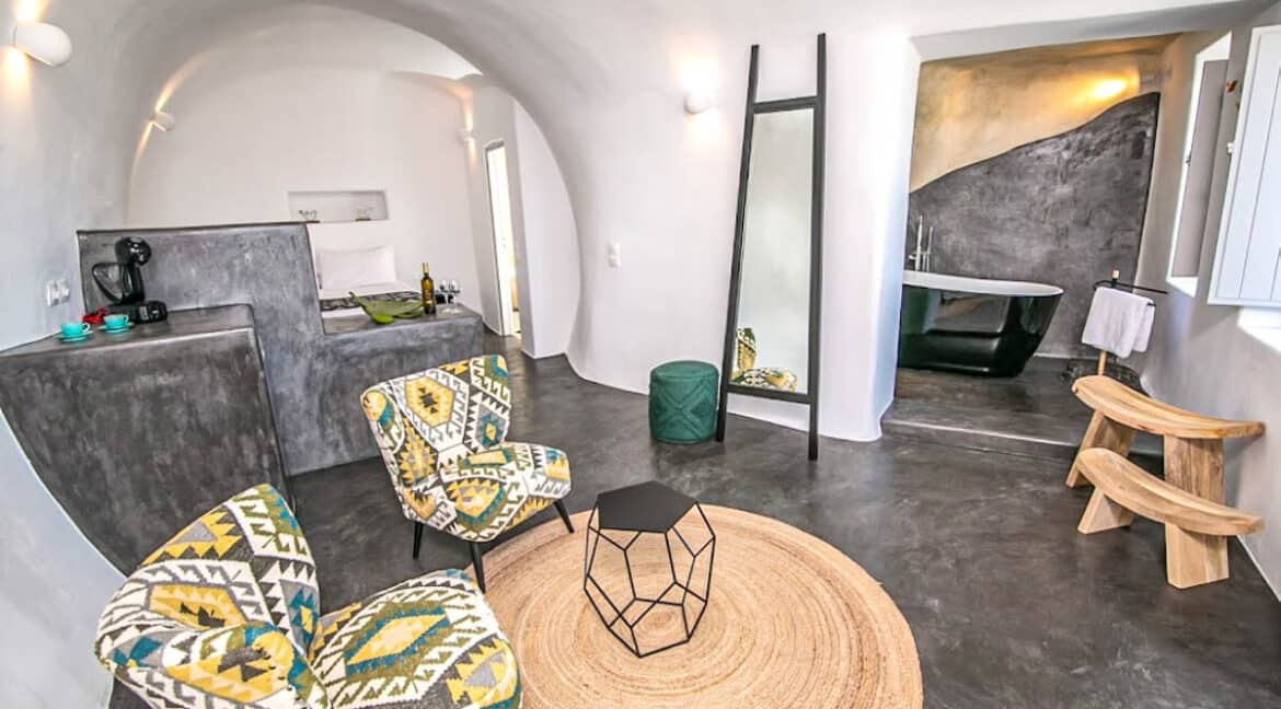 Houses Finikia Oia Santorini for sale, Hotel Sales Santorini, Properties Santorini Greece 1