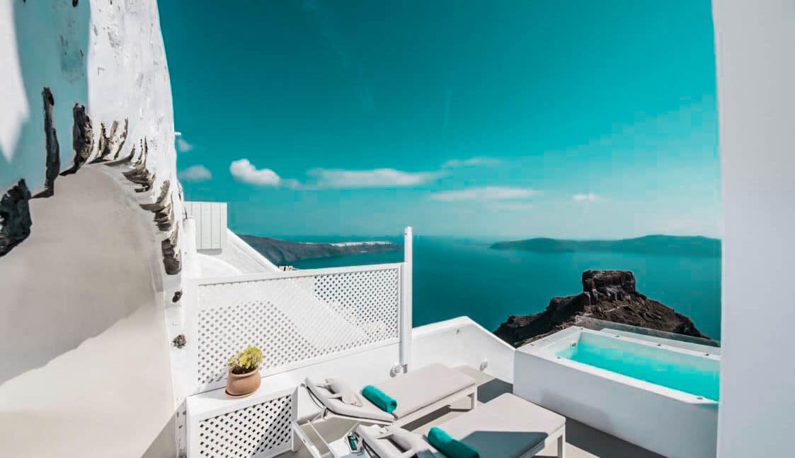 3 Suites for Sale in Imerovigli Santorini 4