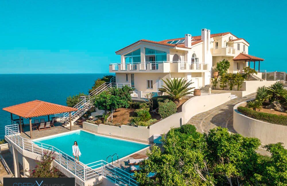 Big seafront Villa in Crete in Agia Pelagia 2