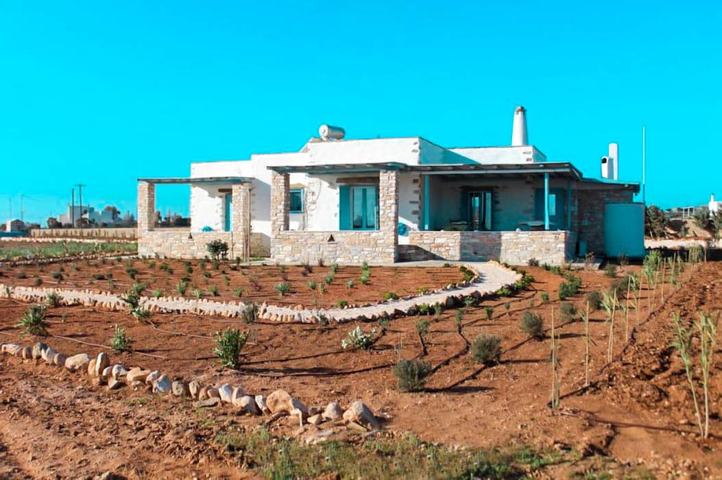 Paros Home for Sale with big land plot, Pounta Paros