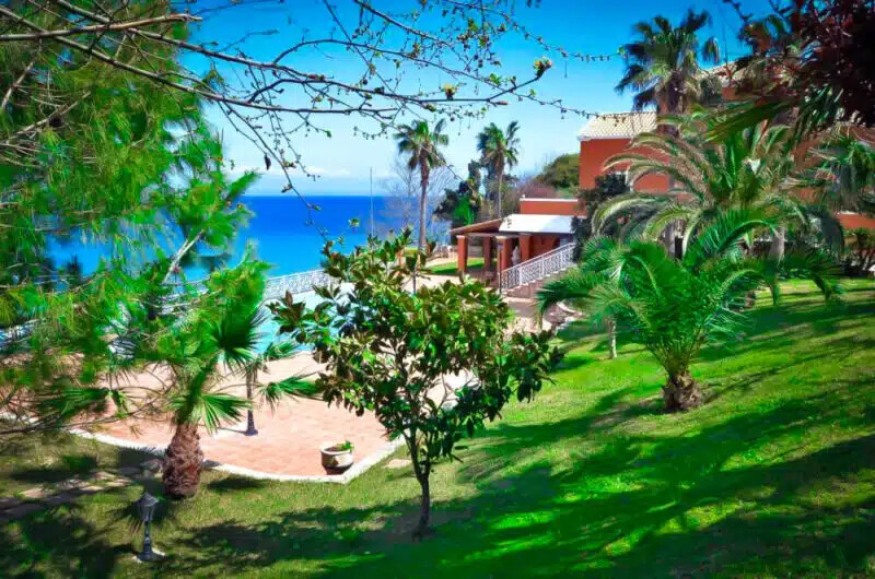 Seafront Villa in Zakynthos for sale in 37.8045132,20.9019532,14