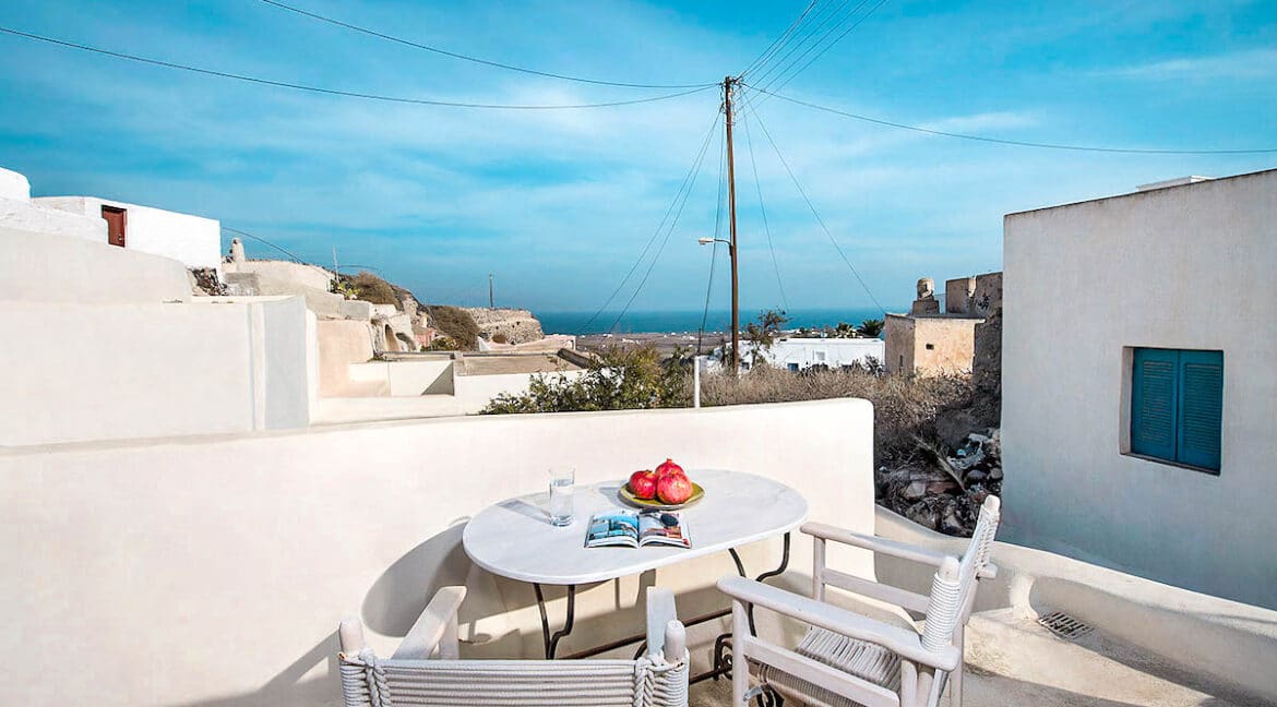 Cave Houses in Santorini Finikia Oia . Santorini Property 1